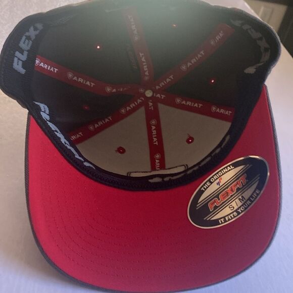 ARIAT Gray Cap with Red Logo Size S-M - Picture 3 of 4